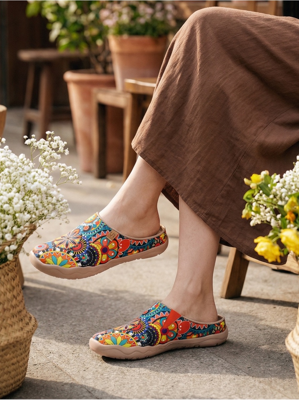 UIN BLOSSOM MALAGA Multicolor Artistic Patterned Mules Size 9